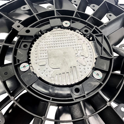 พัดลมเย็นเรเดียเตอร์ขนาด 600W มีประสิทธิภาพสูงขึ้นสําหรับรถเกษตร